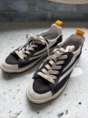 Oncept black canvas sneaker